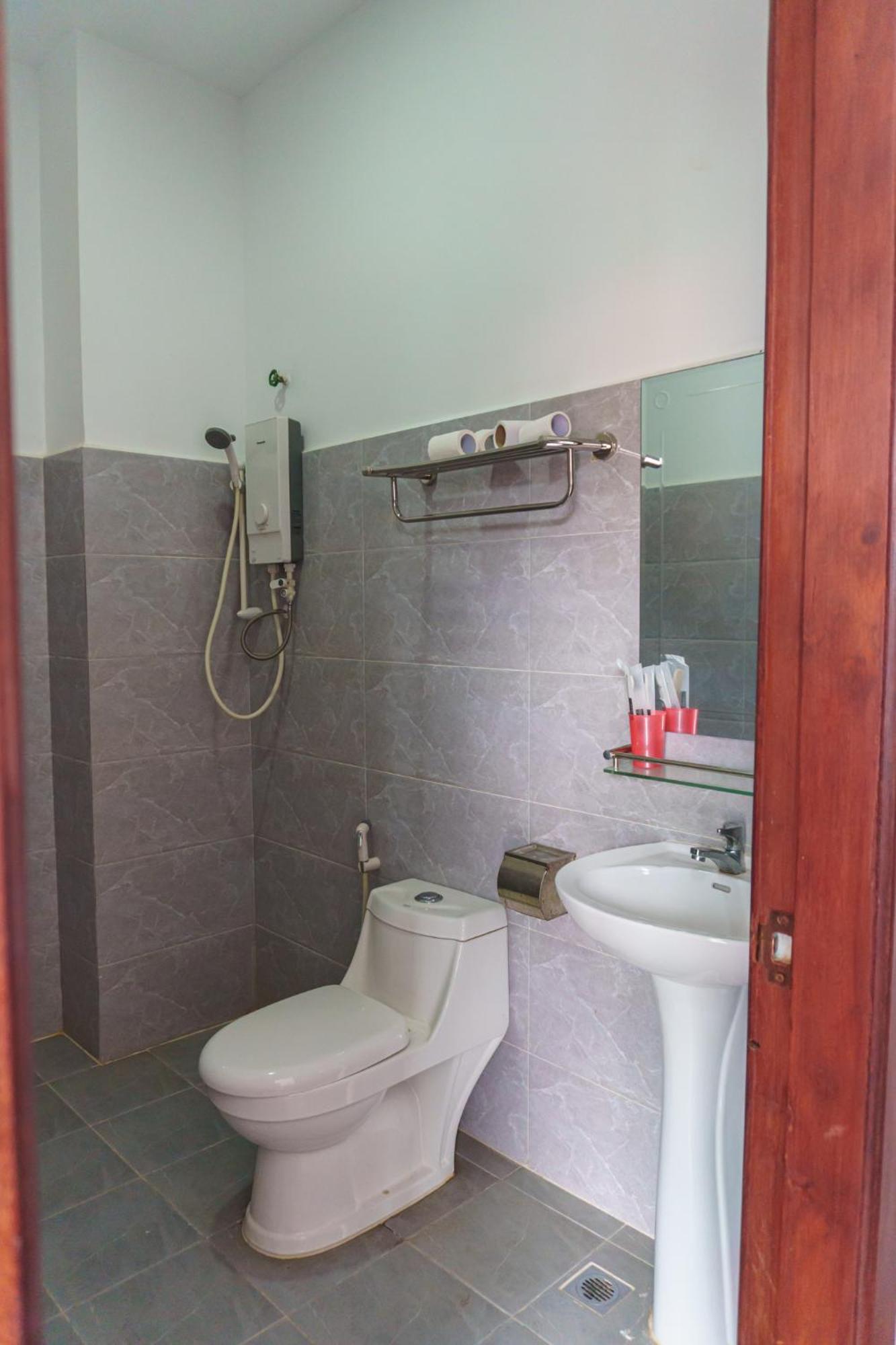 Reachbut Sessor Hotel Kep Exterior foto